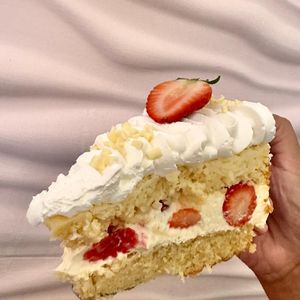 imagem do produto Fatia Bombom de Morango Branco