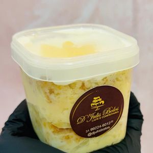 imagem do produto Pote de abacaxi com coco