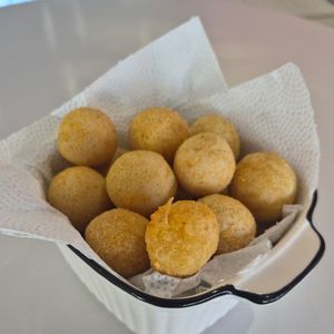 imagem do produto Salgadinhos - bolinha de queijo