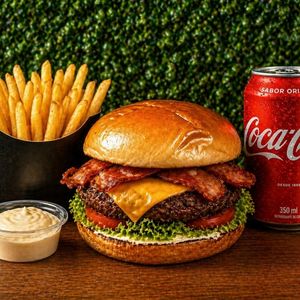 imagem do produto Mr. Combo Perfeito - 1 Hambúrguer + Fritas + Maionese e 1 Coca-Cola de 350ml