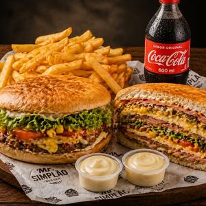 imagem do produto Combo Casal - 2 Xis Saladas + Fritas e 1 Coca-Cola de 600ml
