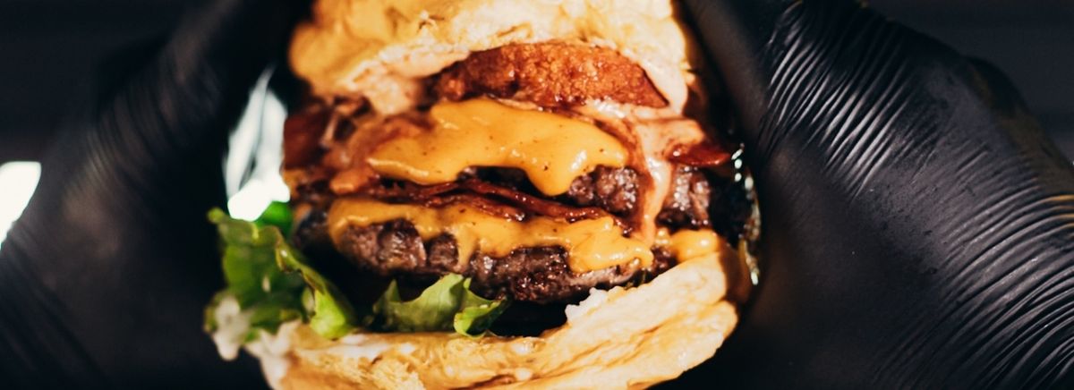 MR. BURGUER Hambúrgueria Artesanal logo