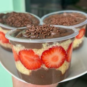 imagem do produto Bolo de Pote de Morango - 250ml