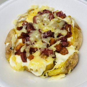 imagem do produto ASSADA 4 QUEIJOS COM BACON CALABRESA 