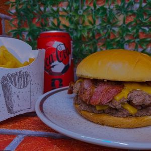 imagem do produto Smash Bacon duplo + porção de batata + coca cola 350ml
