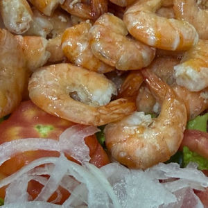 imagem do produto Camarão no alho e óleo e salada 