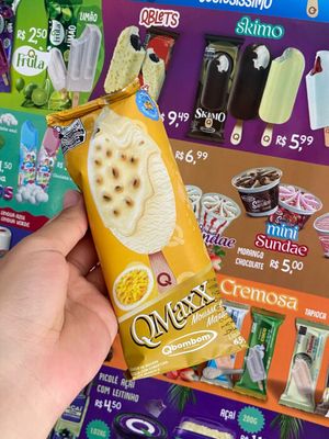 imagem do produto Picolé QMaxx mousse de maracujá