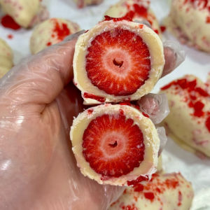 imagem do produto Morango cravejado 