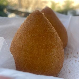 imagem do produto Combo 2 Coxinhas 100g (Frango com Requeijão)