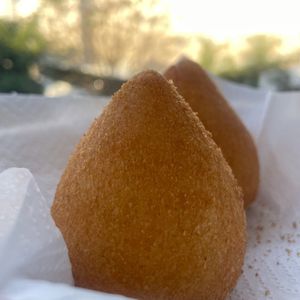 imagem do produto Coxinha 100g - Frango com requeijão