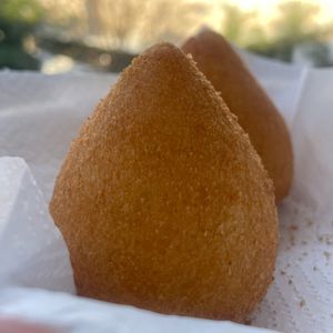 imagem do produto Coxinha 100g - Frango com Requeijão
