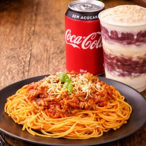 imagem do produto Espaguete à Bolonhesa 500g + Refrigerante Coca-Cola Sem Açúcar + Açaí 300ml Leite condensado + Pó