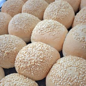 imagem do produto Pão Bolo ( com gergilim em cima)