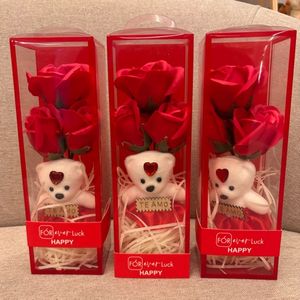imagem do produto TRIO DE ROSAS VERMELHA COM PELÚCIA 