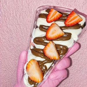 imagem do produto Brownie ninho com Nutella e morango