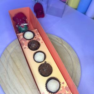imagem do produto Caixa Flor com 6 brigadeiro