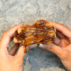 imagem do produto Cookie meio amargo com caramelo salgado