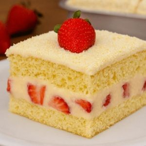 imagem do produto Bolo de ninho com morango