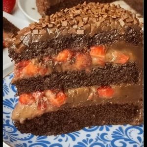 imagem do produto Bolo de chocolate com morango