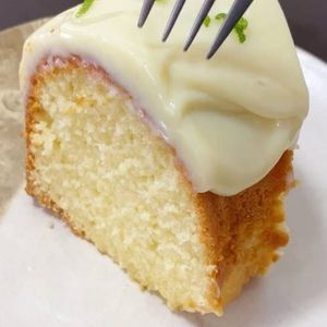 imagem do produto Bolo de Iogurte cob de limão
