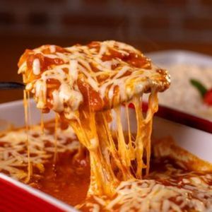 imagem do produto BIFÃO Á PARMEGIANA (serve de 2 a 3 pessoas)