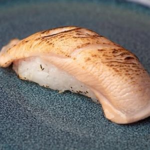 imagem do produto Nigiri Salmão Maçaricado - 2 unid