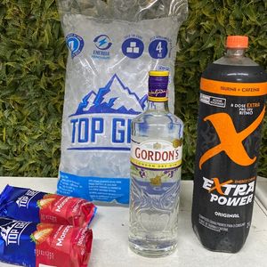 imagem do produto Combo Gin Gordon’s Original 750ml c/ Energético Extra Power 2L