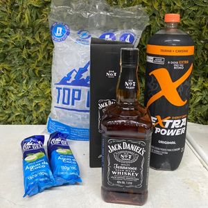 imagem do produto Combo Whisky Jack Daniel's Tradicional c/ Energético Extra Power 2L