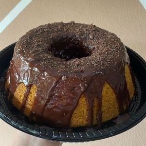 imagem do produto Bolo de cenoura com cobertura cremosa de chocolate