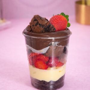 imagem do produto Copo Morango & Brownie 