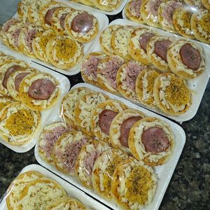 imagem do produto Bandeja de Mini Pizzas Pré-Prontas 