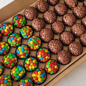 imagem do produto 50 Docinhos até  2 sabores