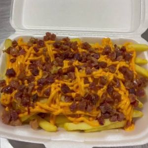 imagem do produto Batata frita grande cheddar bacon alface