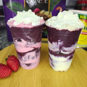 imagem do produto Dupla Perfeita  Açaí com Creme de Morango & Ninho (2 Copos de 500ml )