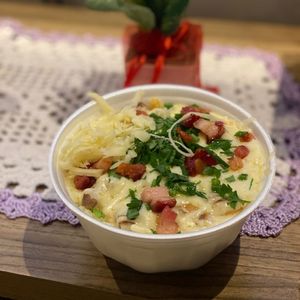 imagem do produto Batata explosao no pote Strogonoff de Carne