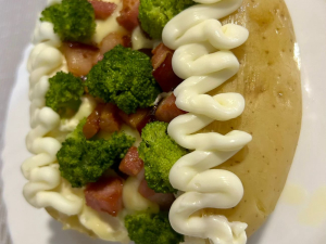 imagem do produto Batata Recheada no Pote Brócolis, Bacon e Molho Branco