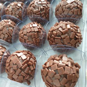 imagem do produto 25 Brigadeiro Ao Leite 
