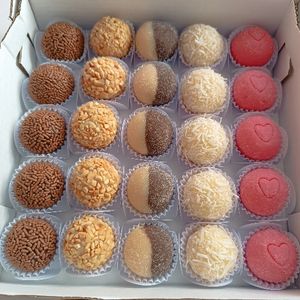 imagem do produto Caixa com 25 Doces Tradicionais