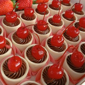 imagem do produto 25 Copinhos de Cereja