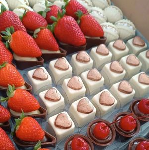 imagem do produto Caixa com 100 Doces Finos