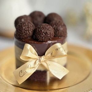 imagem do produto Mini Bolo 450 g. (no acetato com Docinhos)