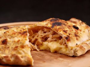 imagem do produto Fogazza Frango com Catupiry - Média Aprox 450 gramas - Promo!!