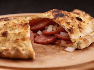 imagem do produto >> Fogazza Calabresa << Gigante Aprox 650 Gramas