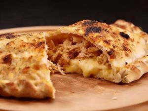 imagem do produto >> Fogazza Frango com Catupiry << Gigante Aprox 650 Gramas