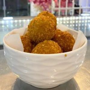imagem do produto PORÇÃO DE BOLINHO DE QUEIJO