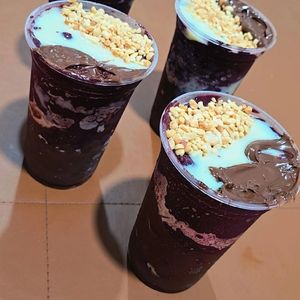 imagem do produto Açaí no Copo 700 ml. Escolha 3 ingredientes de Brinde 
