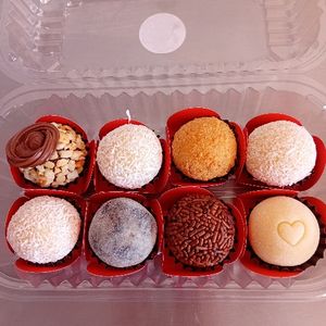 imagem do produto Caixa 8 brigadeiros 