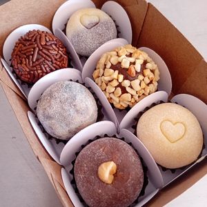 imagem do produto Caixa 6 brigadeiros 
