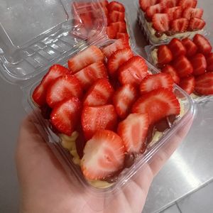 imagem do produto Brownie ninho com Nutella e morangos 