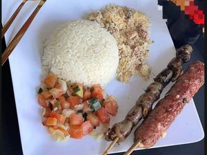 imagem do produto Feijão, Arroz, Vinagrete, Farofa + 2 Espetos (Escolher dois espetos)